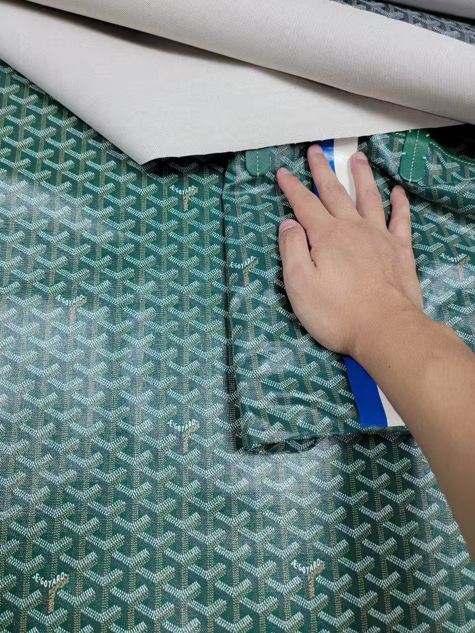 13372410707466938