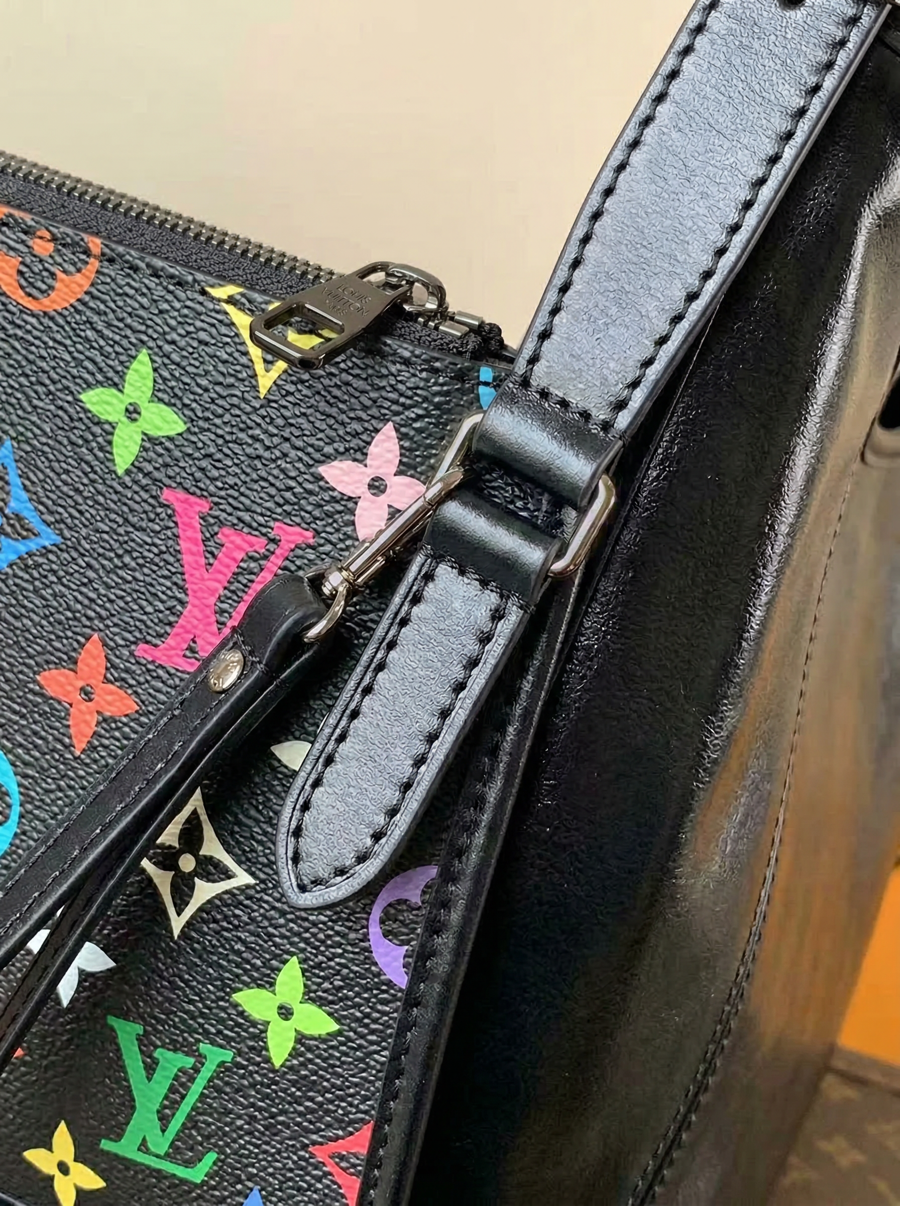 Louis Vuitton 手袋肩帶細節