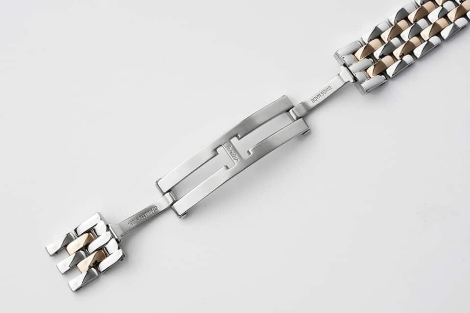 BDF0E90B-8CEE-4FFF-B175-F04461B8F5FC