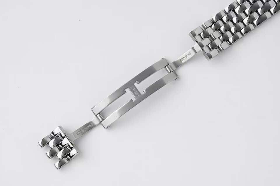 E9D1B741-557B-4306-993E-6A43510AF03D