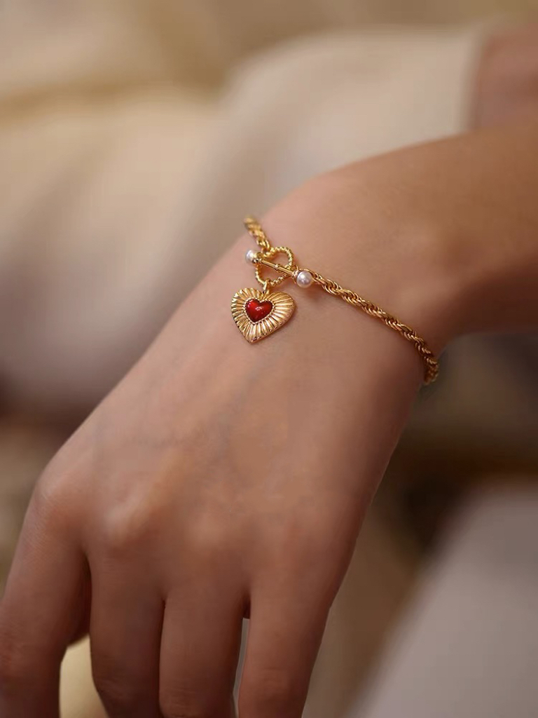 AA9E4E25-4511-421B-88B2-39FF6E13AF4F