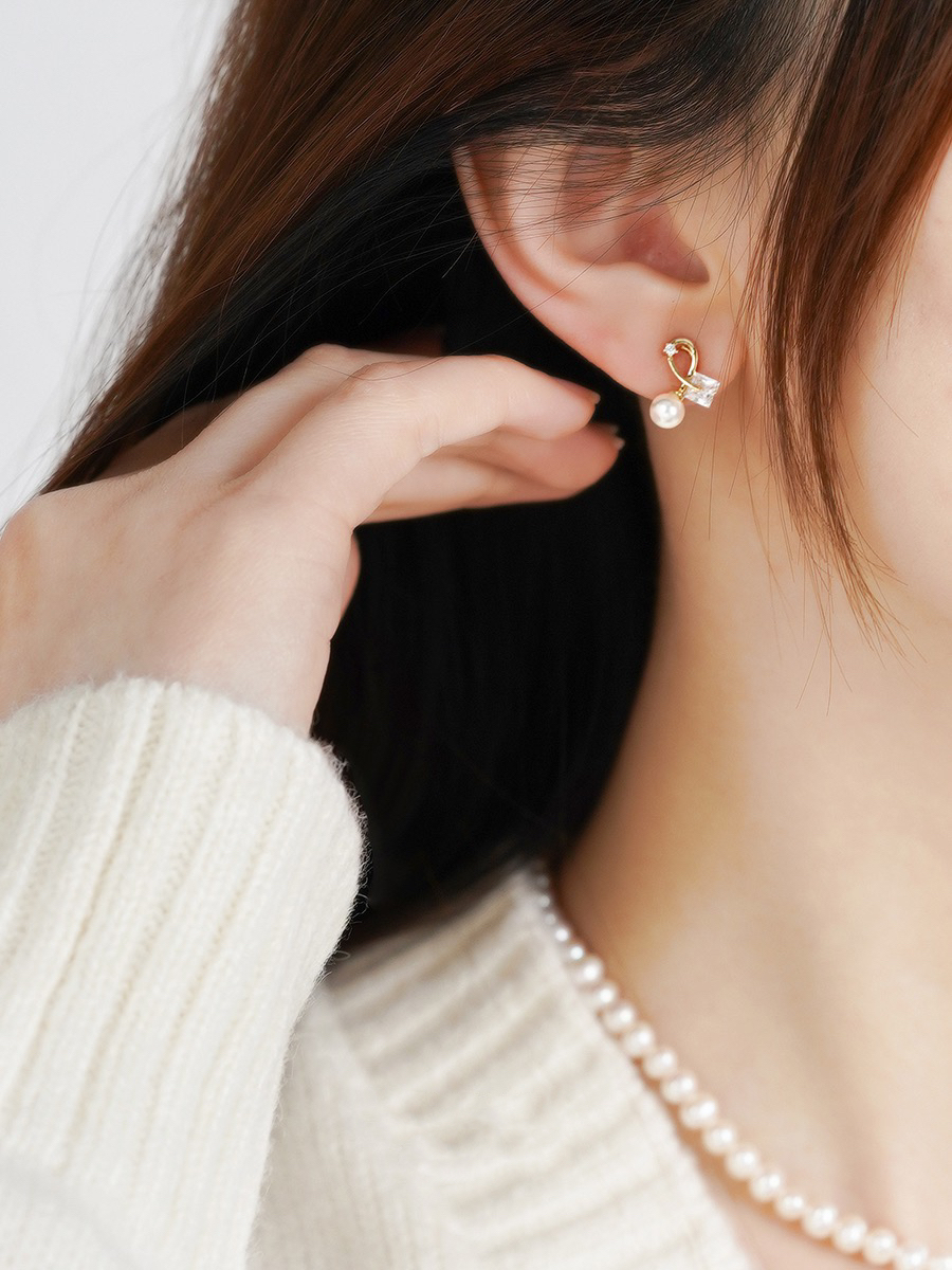 22B90715-13B1-46F1-9AD8-D4E5383C5A20