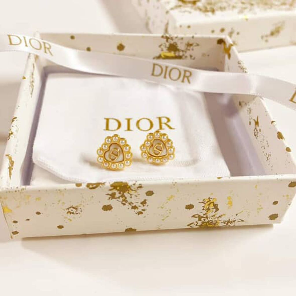 1FC09947-AA0D-4A9F-AE80-0EEA6FA98E6F