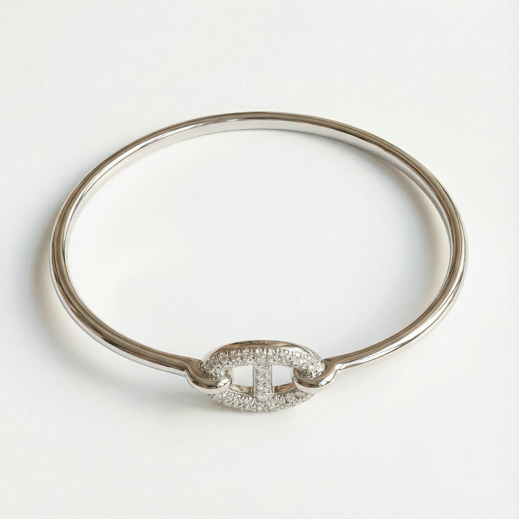 白金色手環_俯拍角度