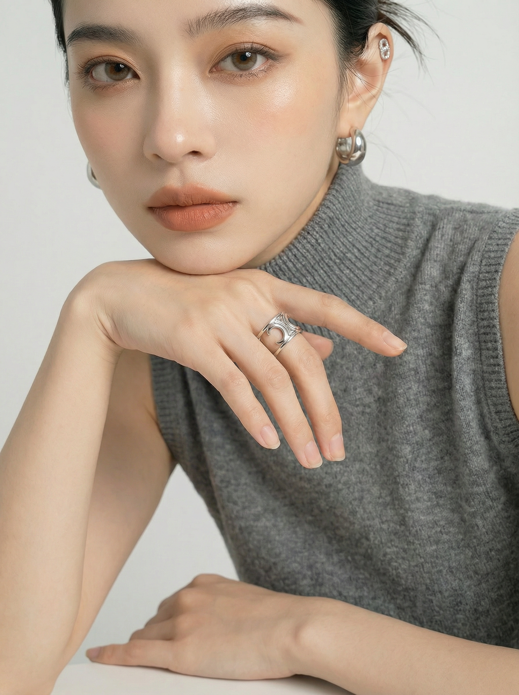 手部特写6-倚靠台面