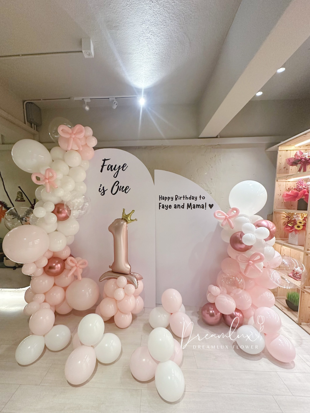 Copy of  Dreamlux flower (Logo)