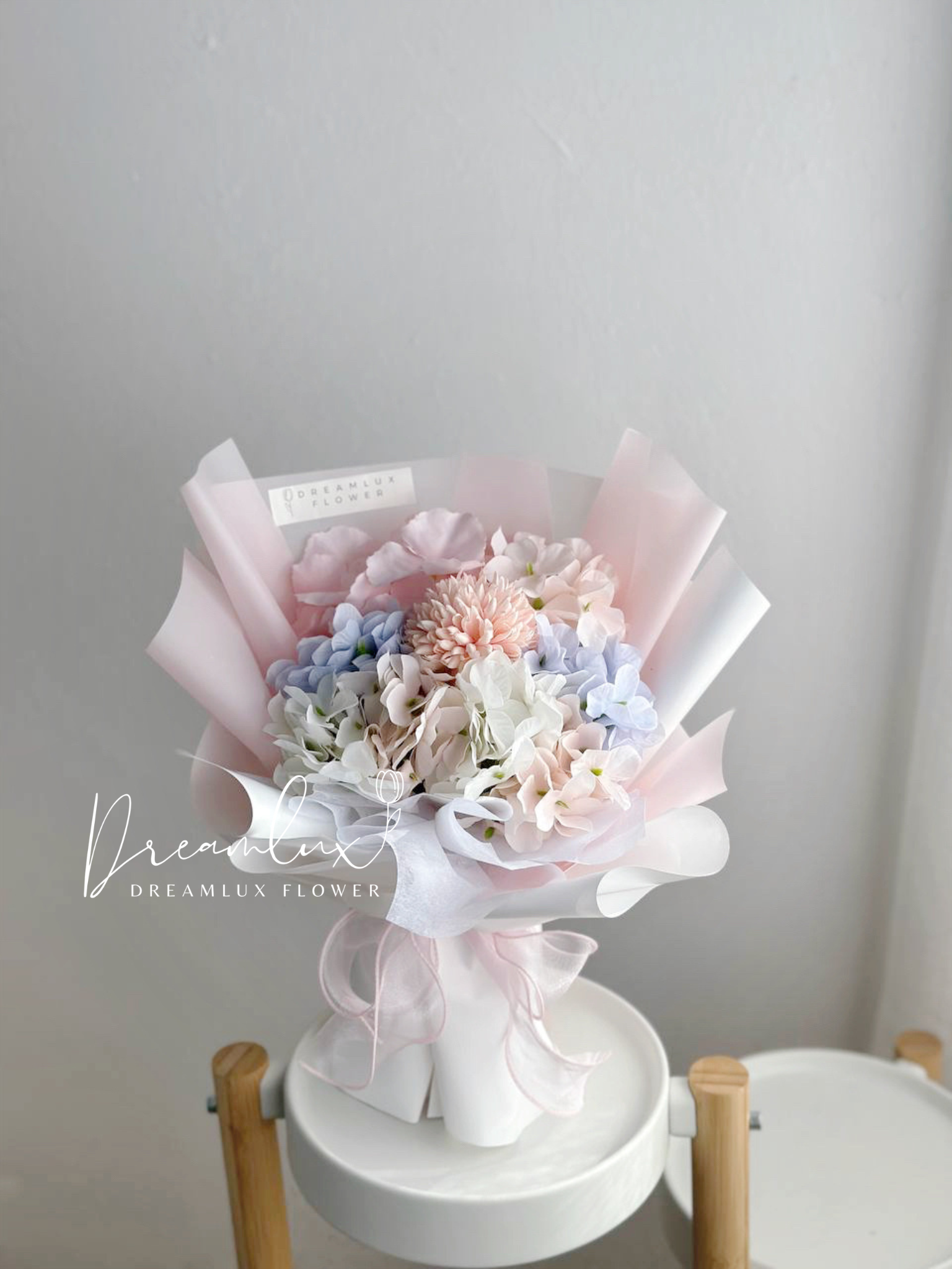 Copy of  Dreamlux flower (Logo)