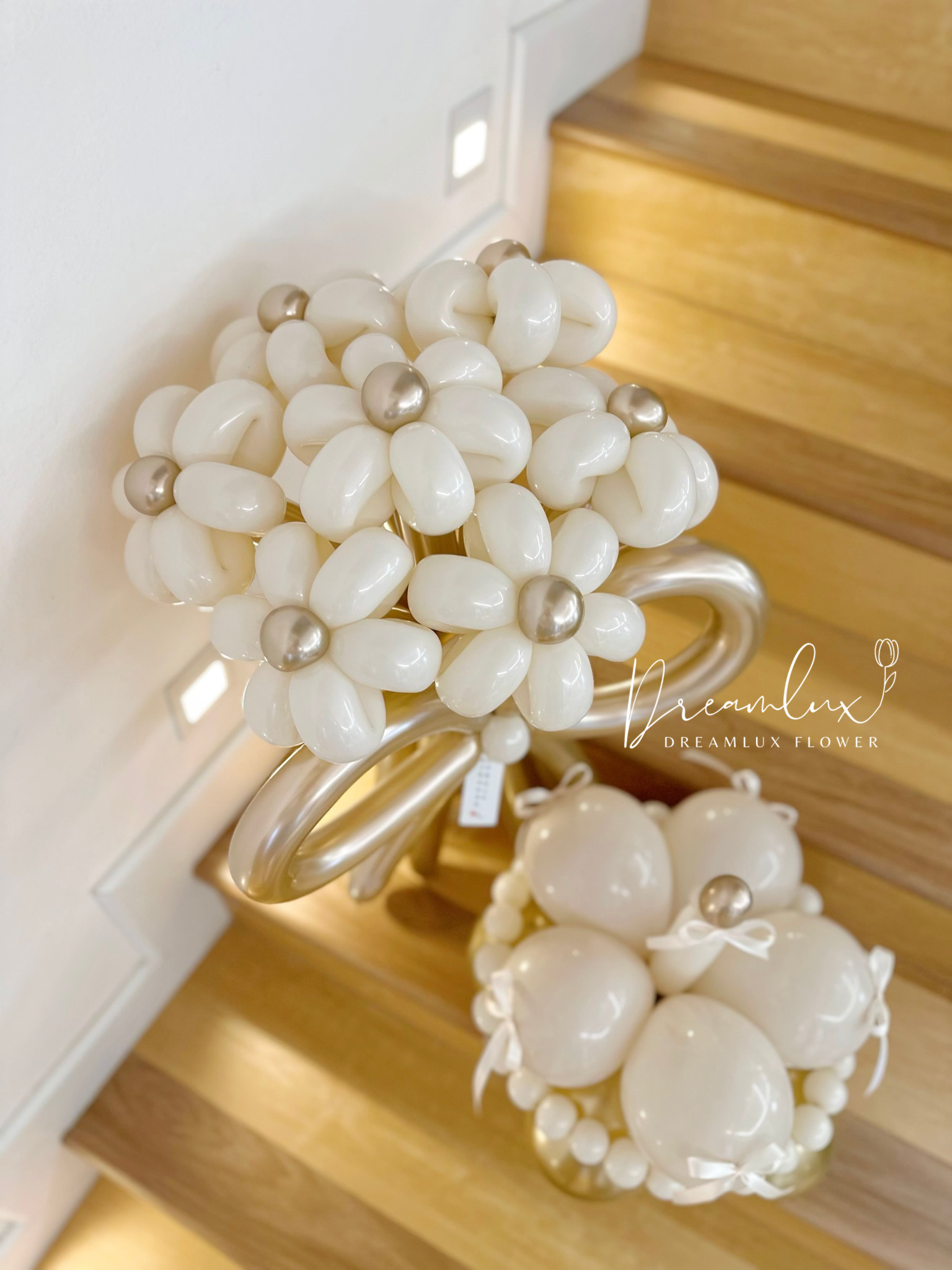 Copy of  Dreamlux flower (Logo)