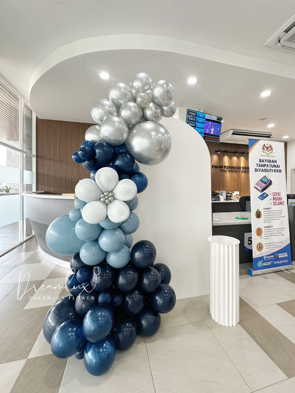 Copy of  Dreamlux flower (Logo)