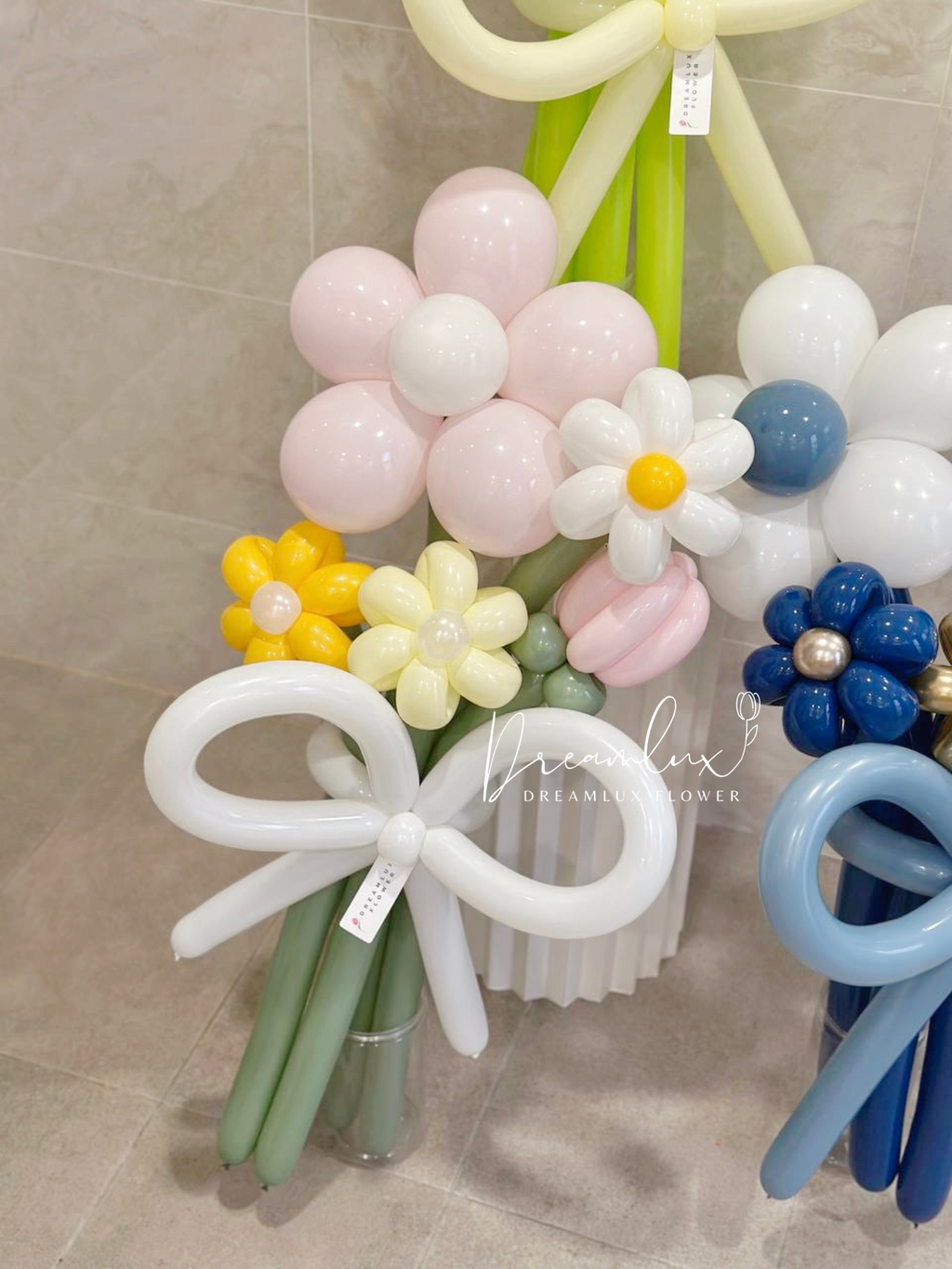 Copy of  Dreamlux flower (Logo)