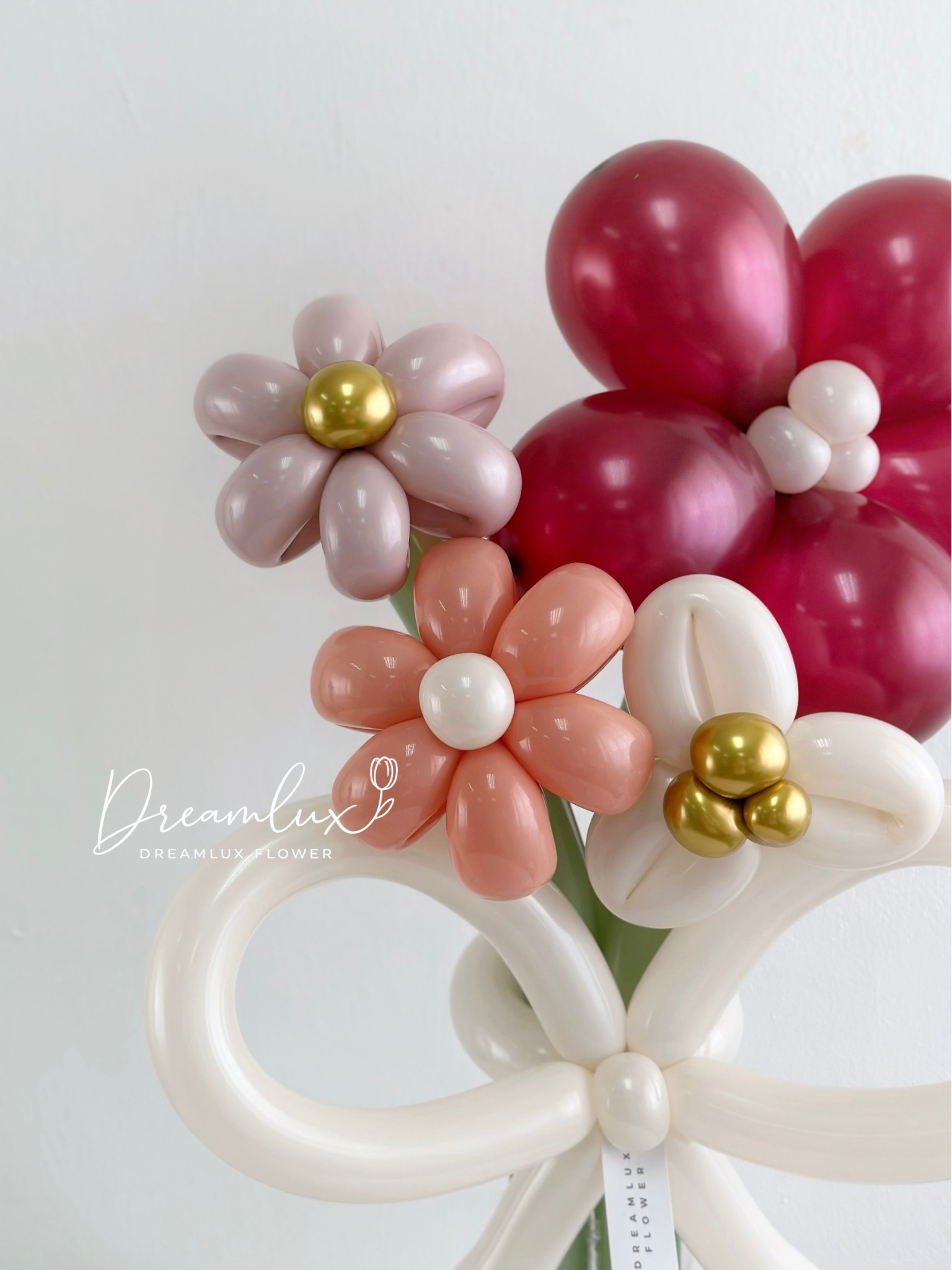 Copy of  Dreamlux flower (Logo)