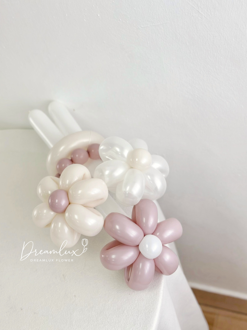 Copy of  Dreamlux flower (Logo)