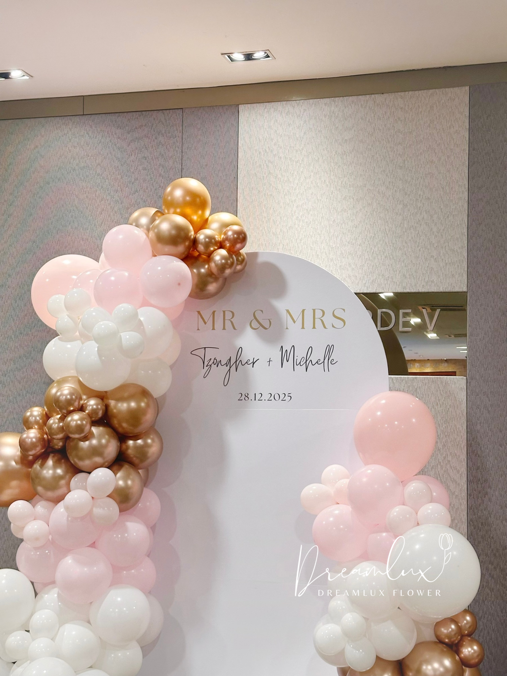 Copy of  Dreamlux flower (Logo)