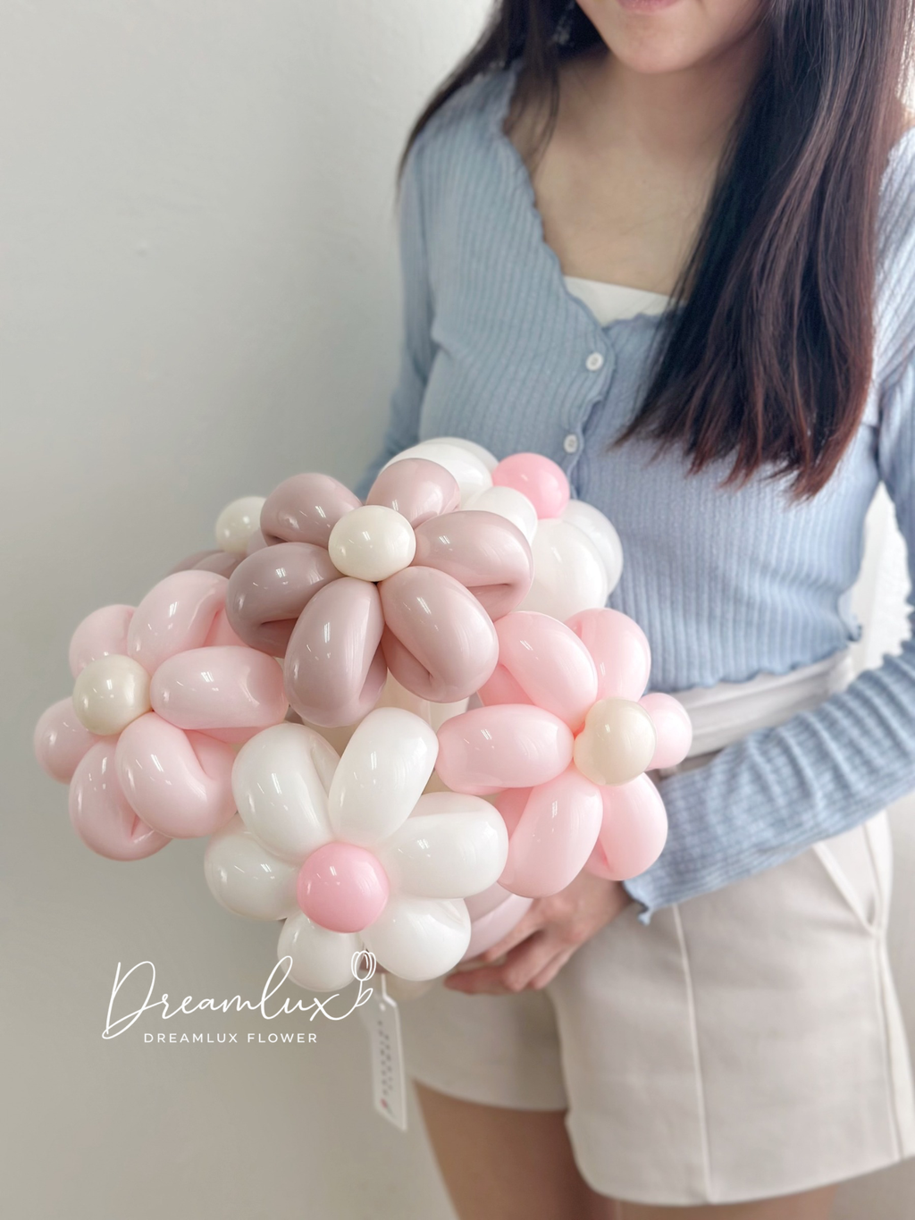 Copy of  Dreamlux flower (Logo)