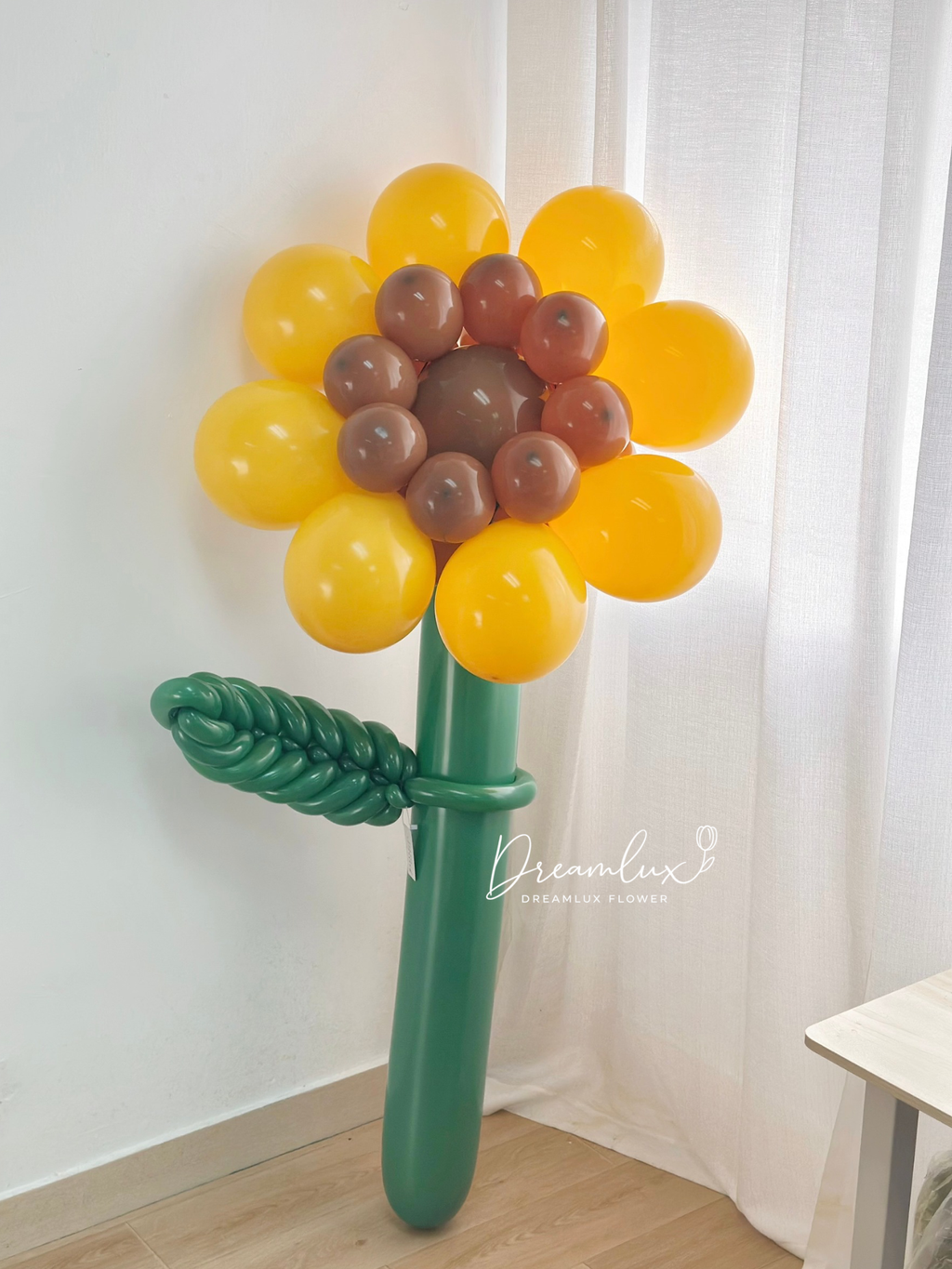 Copy of  Dreamlux flower (Logo)