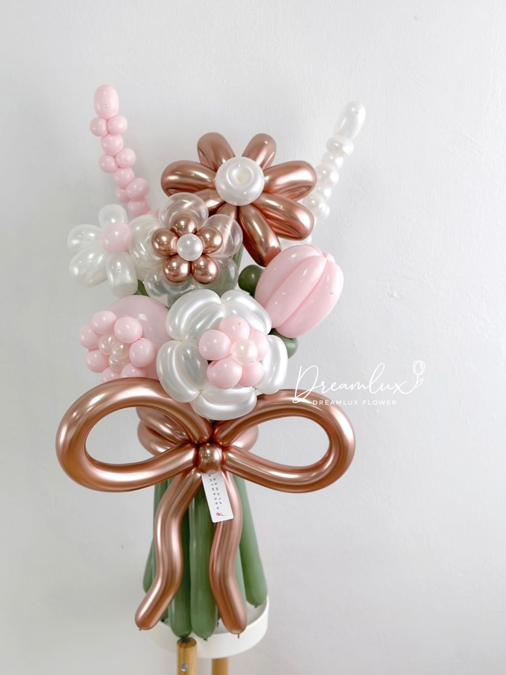 Copy of  Dreamlux flower (Logo)