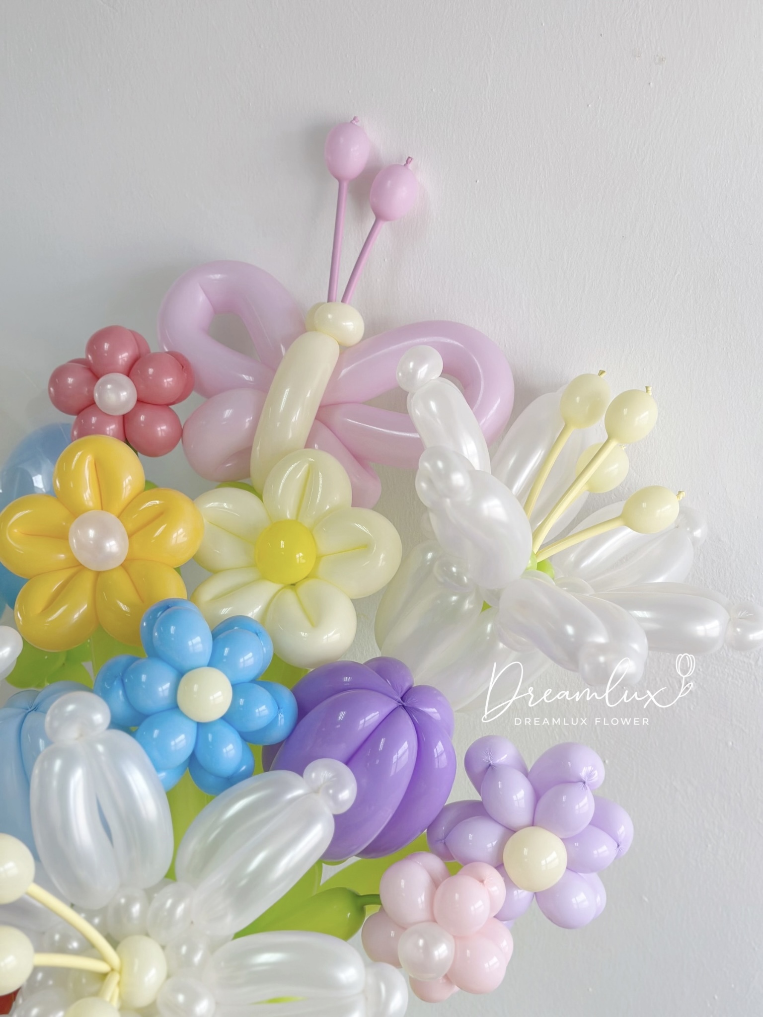 Copy of  Dreamlux flower (Logo)