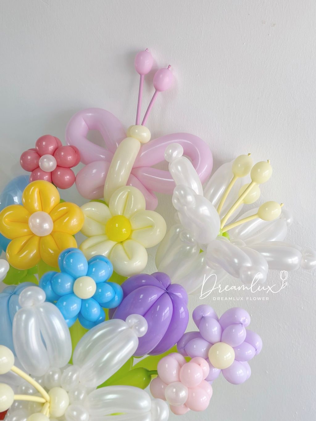 Copy of  Dreamlux flower (Logo)