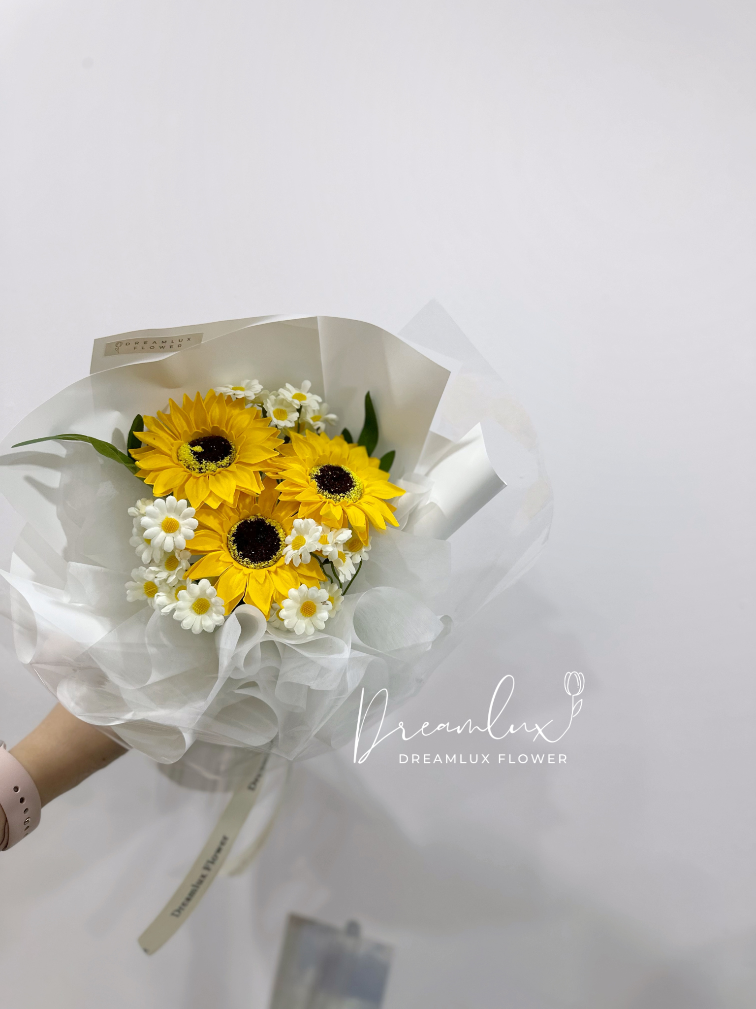 Copy of  Dreamlux flower (Logo)-1709689375689