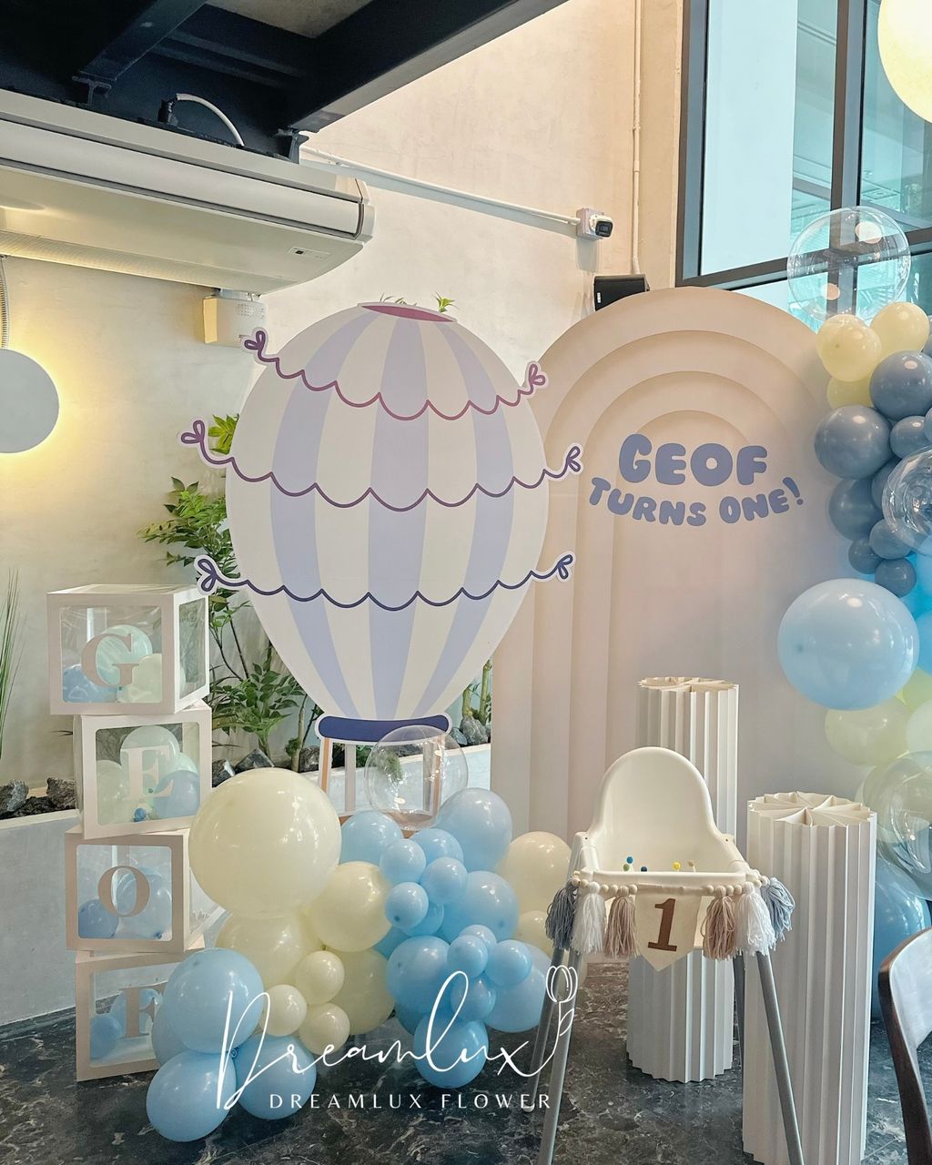 Copy of  Dreamlux flower (Logo).png