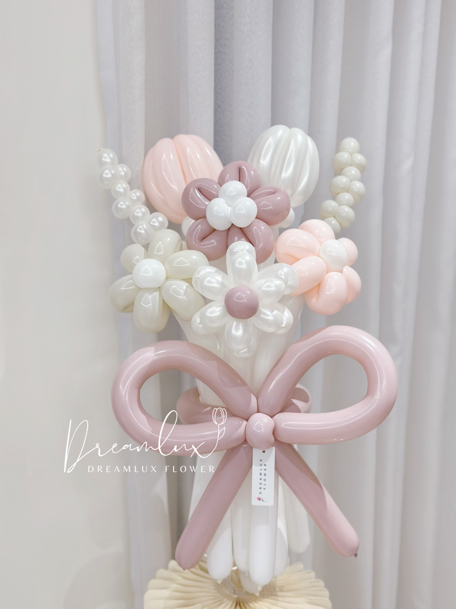 Copy of  Dreamlux flower (Logo)