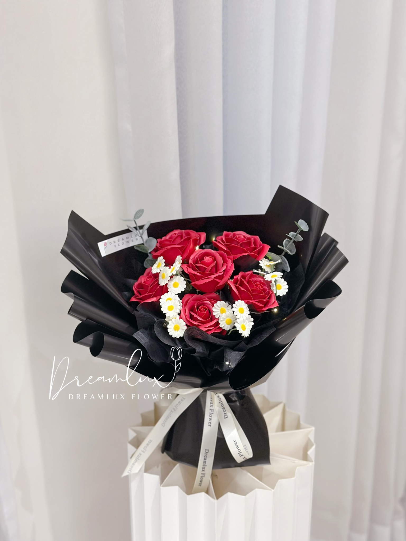 Copy of  Dreamlux flower (Logo)