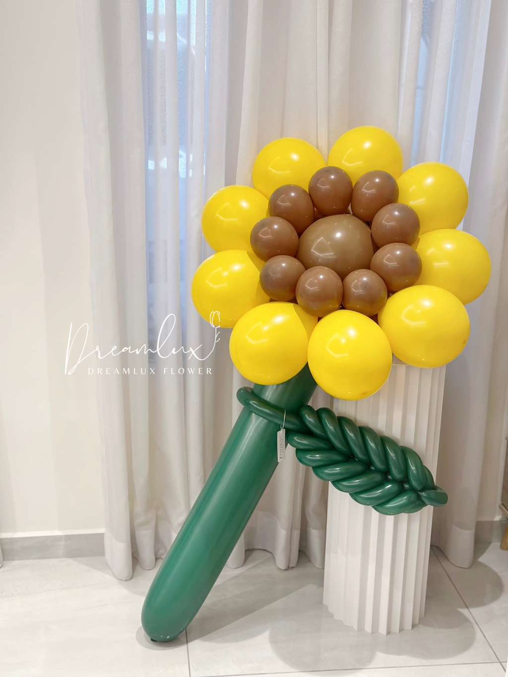 Copy of  Dreamlux flower (Logo)