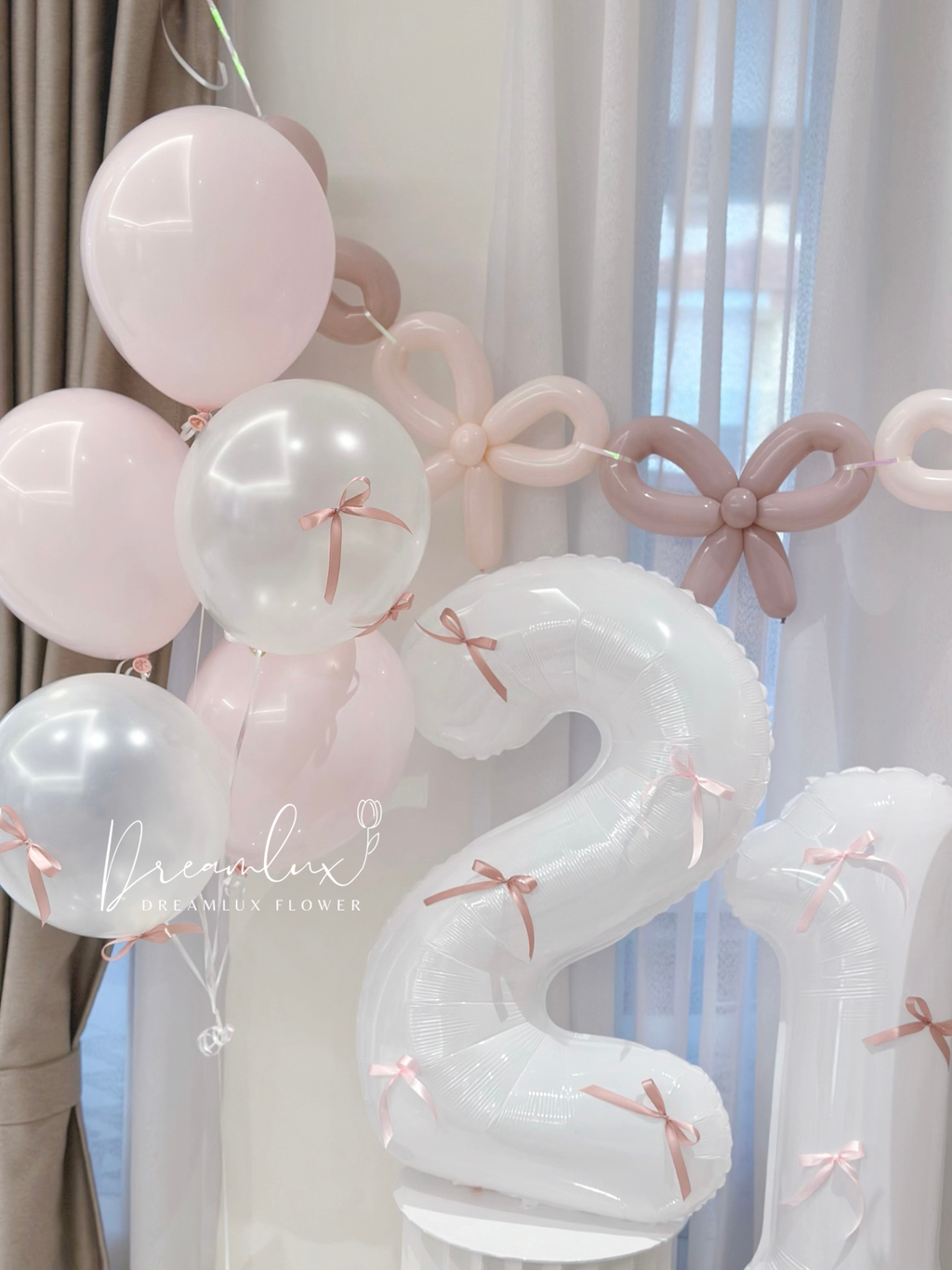 Copy of  Dreamlux flower (Logo)