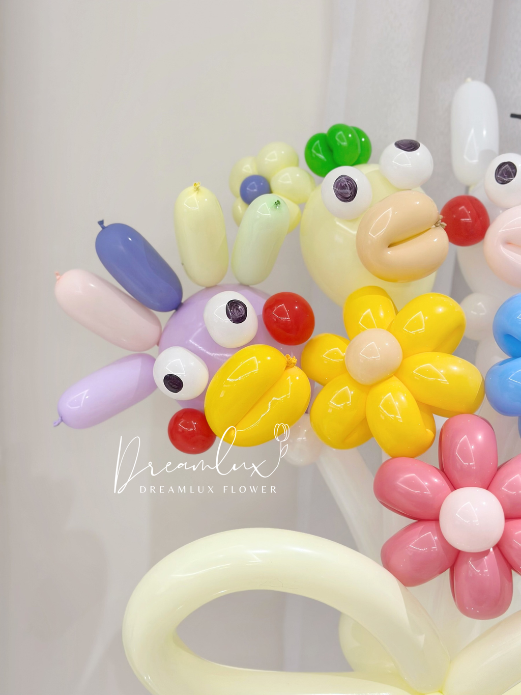 Copy of  Dreamlux flower (Logo)