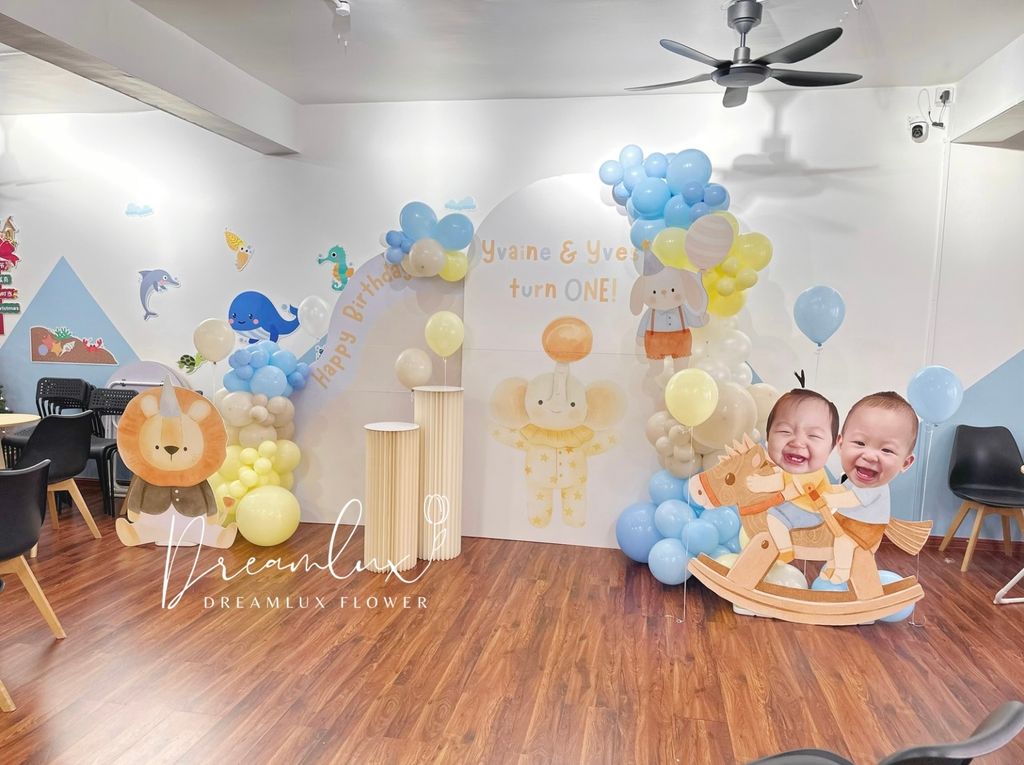 Copy of  Dreamlux flower (Logo)