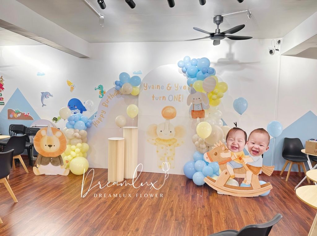 Copy of  Dreamlux flower (Logo)