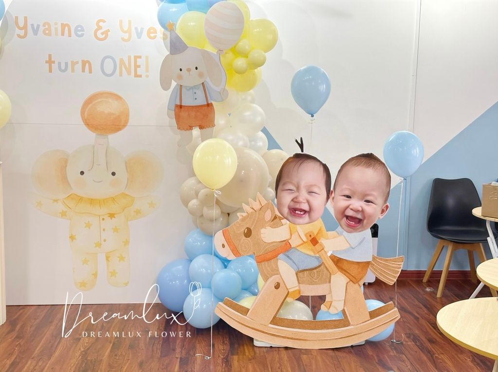 Copy of  Dreamlux flower (Logo)