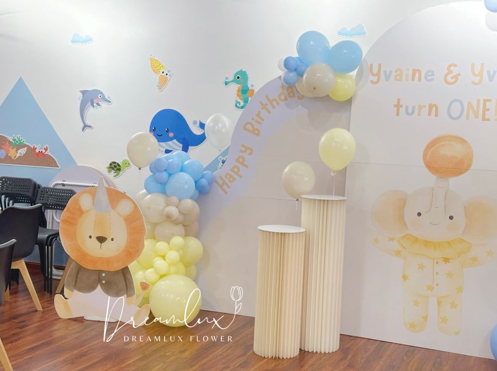 Copy of  Dreamlux flower (Logo)