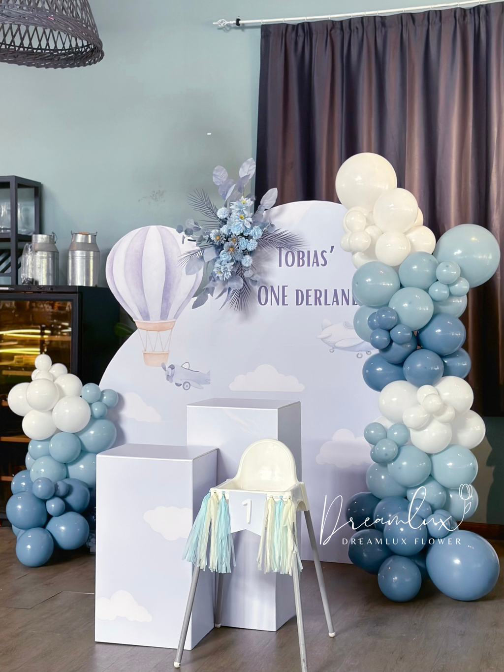 Copy of  Dreamlux flower (Logo)