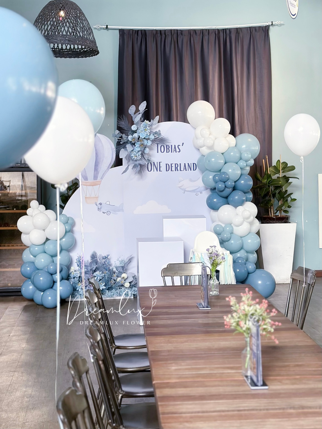 Copy of  Dreamlux flower (Logo)