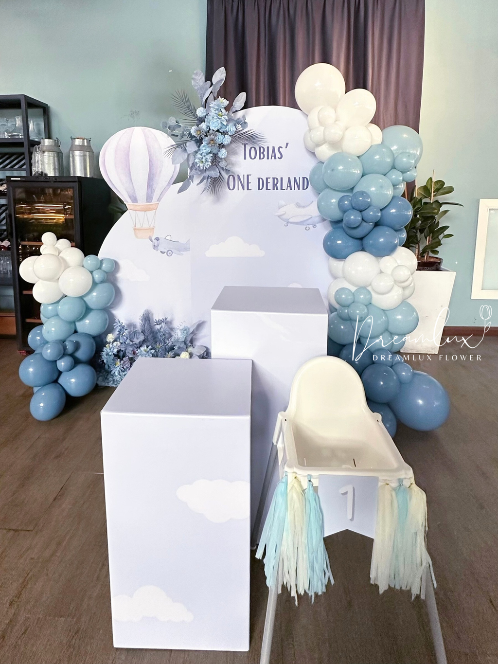 Copy of  Dreamlux flower (Logo)