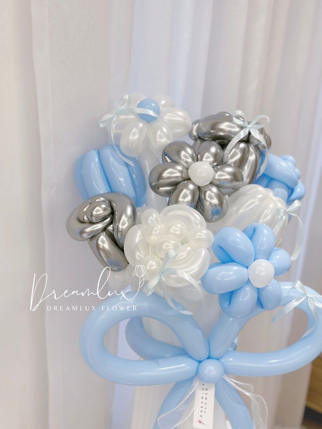 Copy of  Dreamlux flower (Logo)