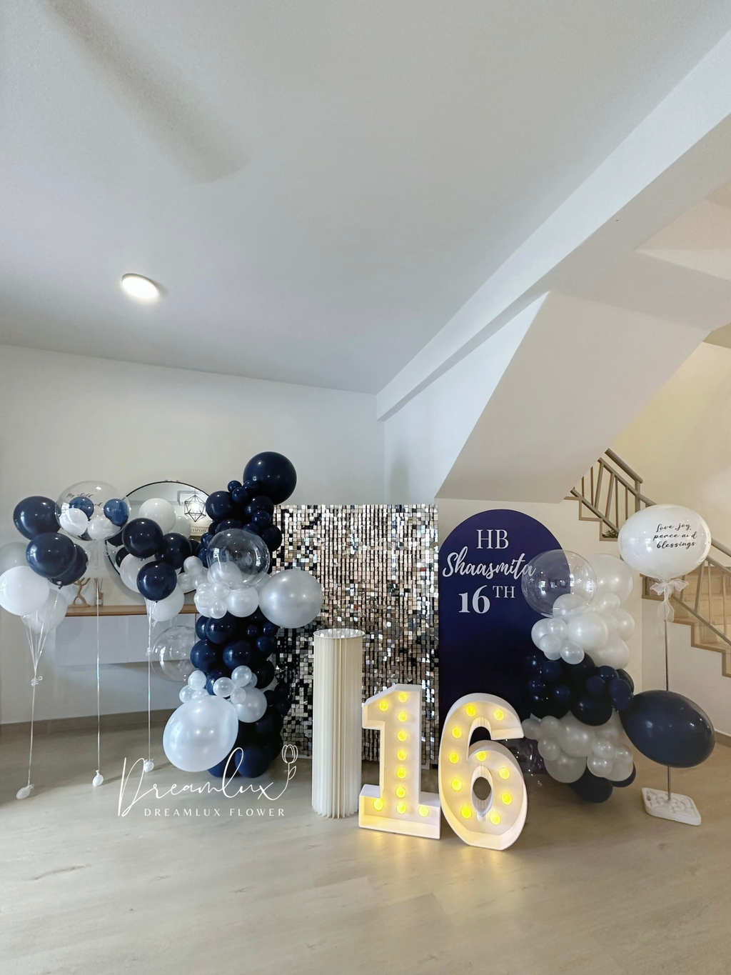 Copy of  Dreamlux flower (Logo)