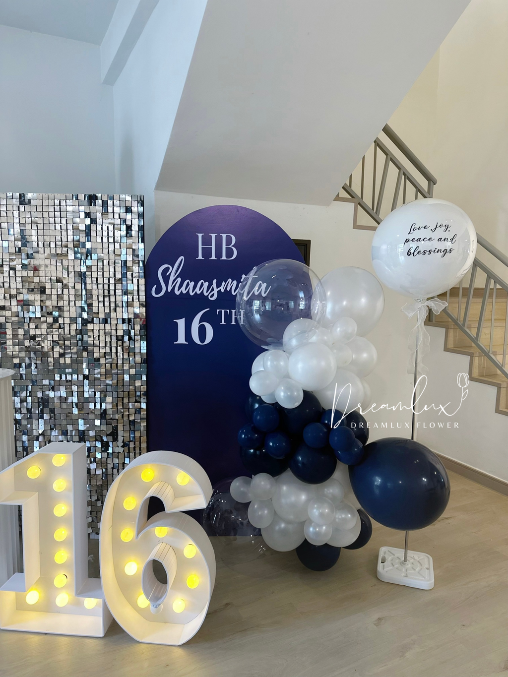 Copy of  Dreamlux flower (Logo)