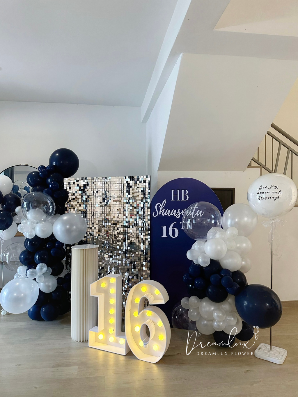 Copy of  Dreamlux flower (Logo)