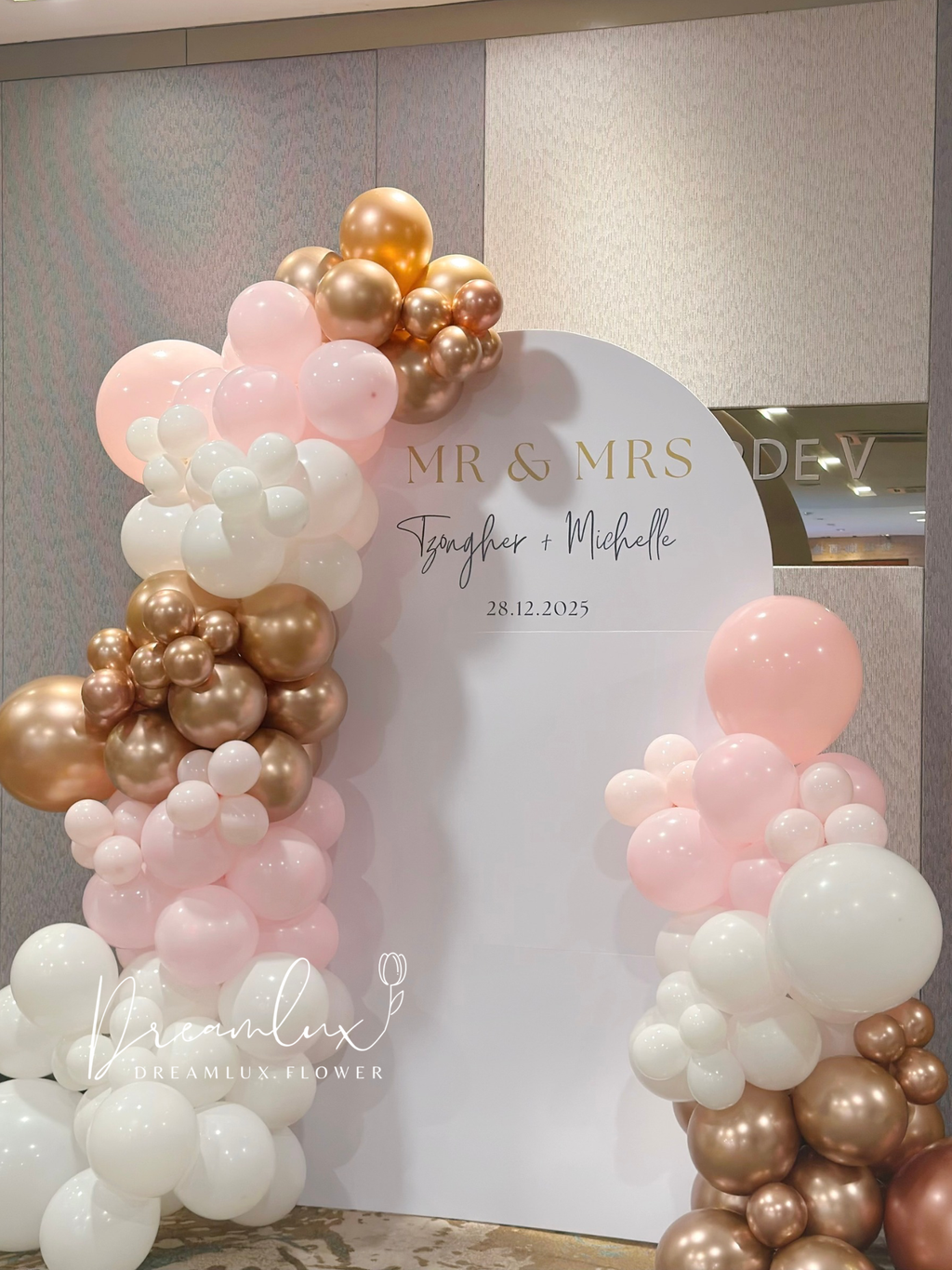 Copy of  Dreamlux flower (Logo)