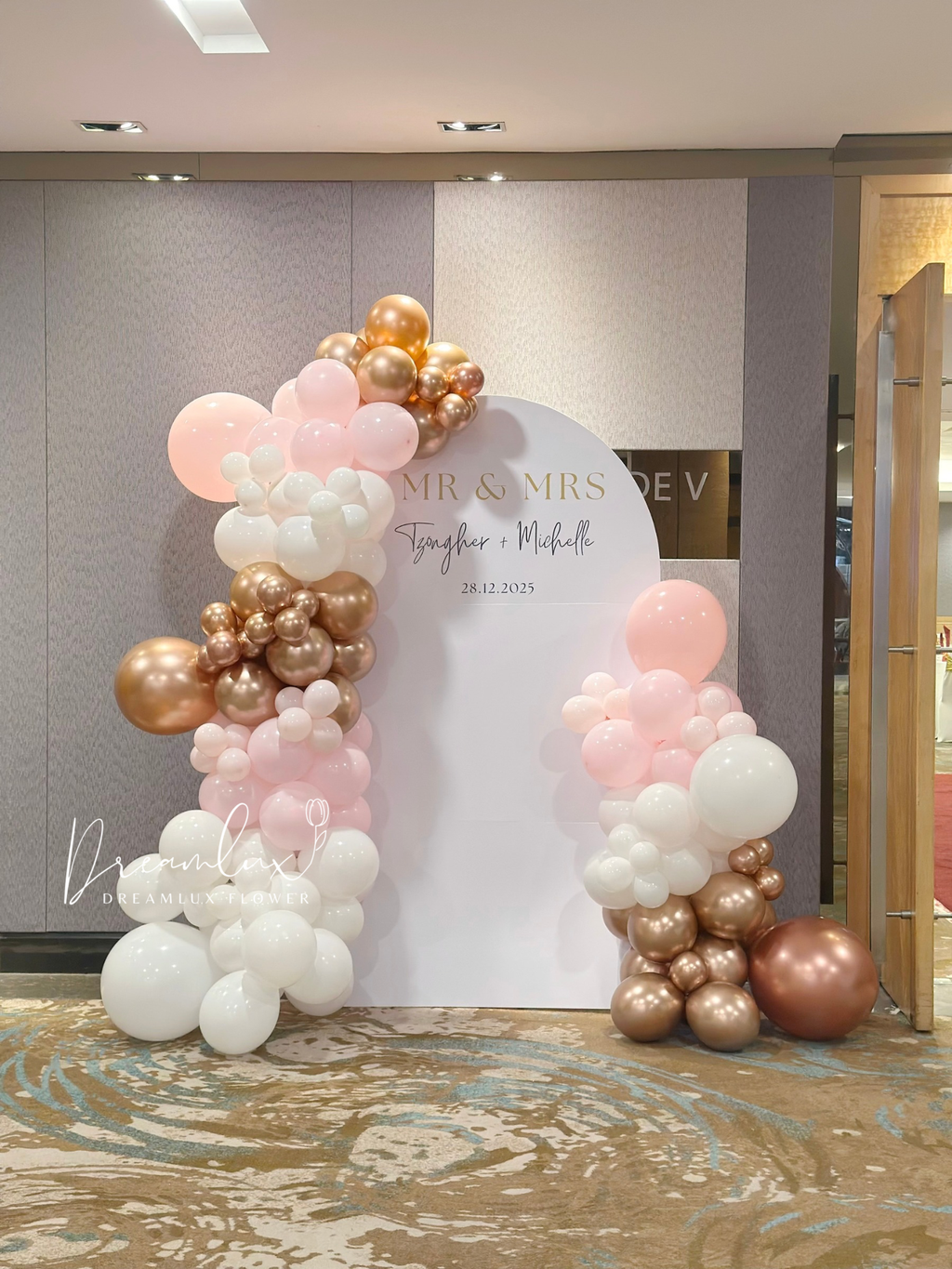 Copy of  Dreamlux flower (Logo)