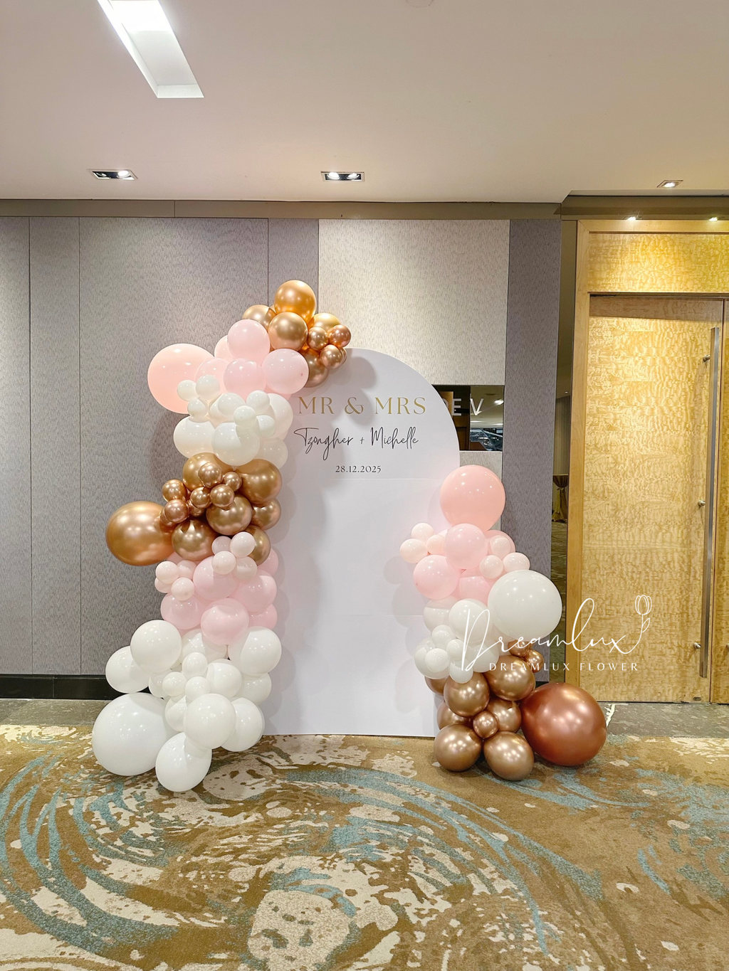 Copy of  Dreamlux flower (Logo)