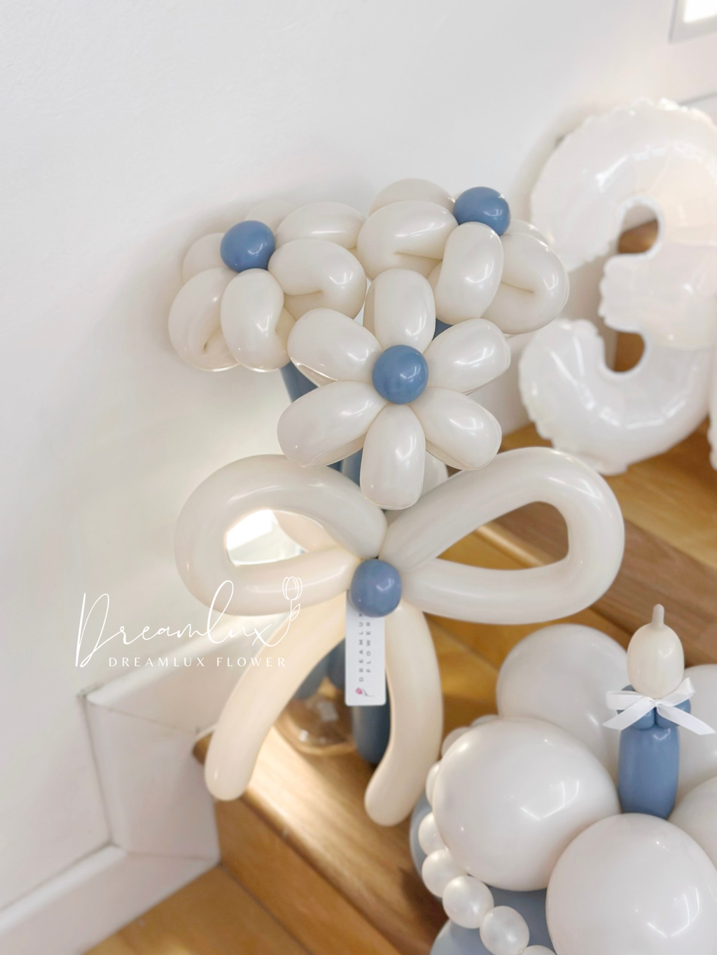 Copy of  Dreamlux flower (Logo)