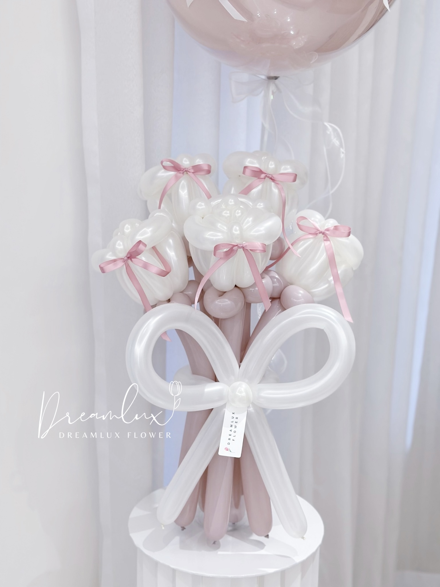 Copy of  Dreamlux flower (Logo)