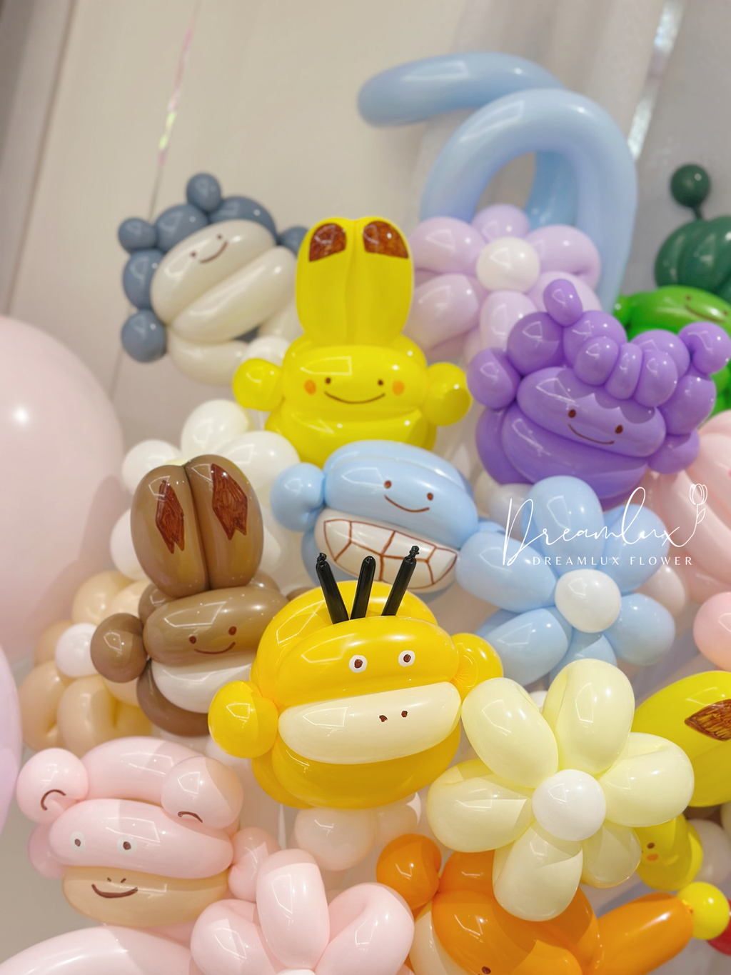 Copy of  Dreamlux flower (Logo)