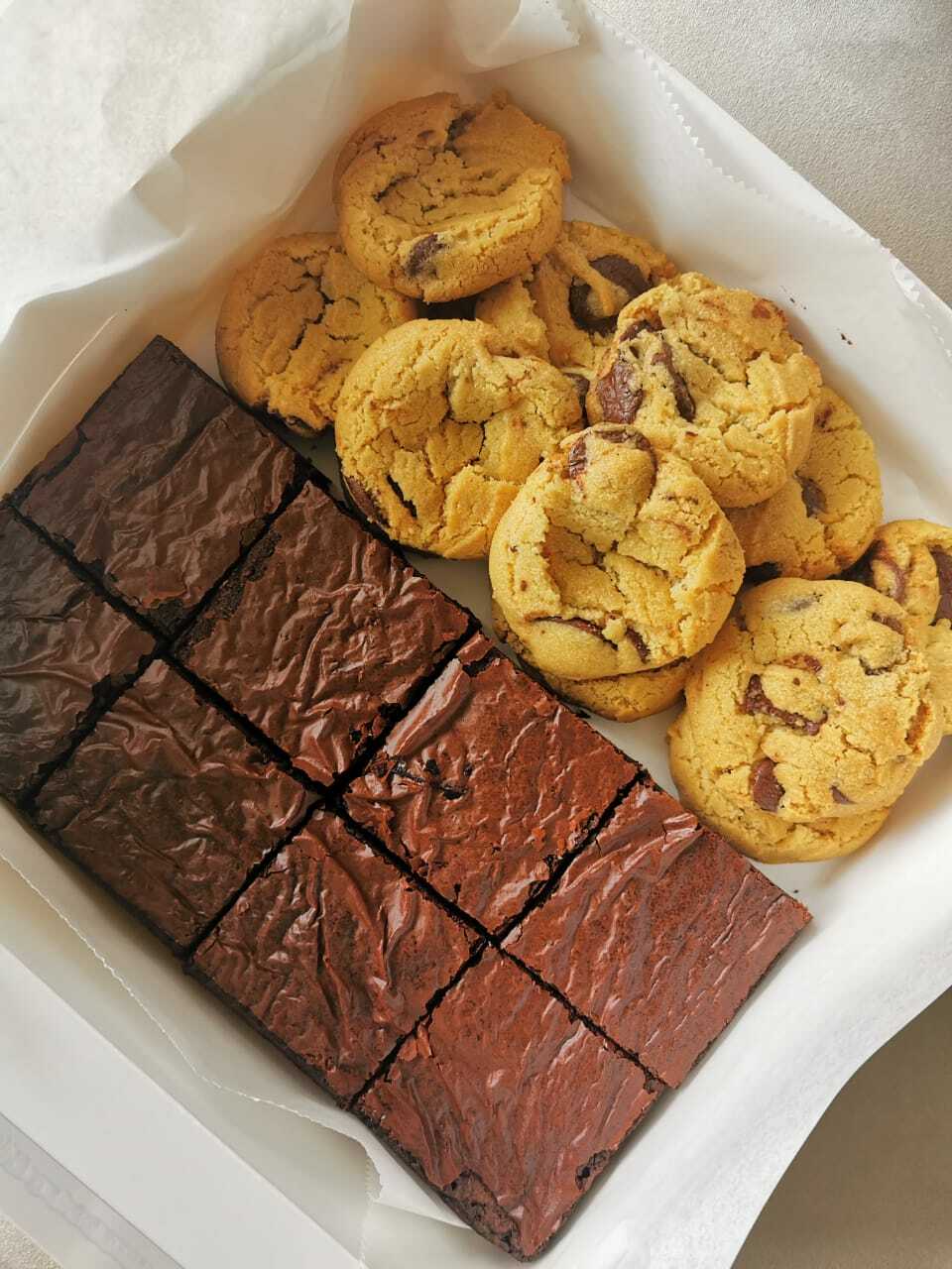 Half Cookies + Half Brownies Combo California Cookie Company