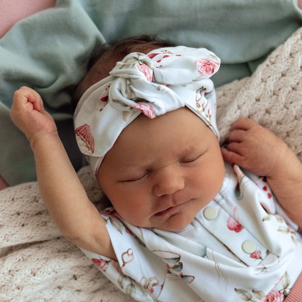 white_rabbit_topknot_1