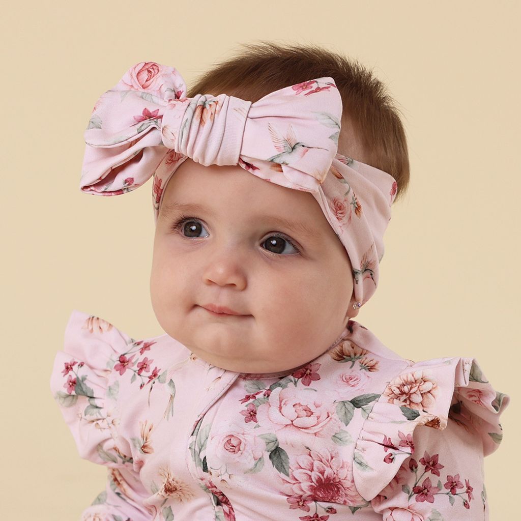birds_blooms_oversized_bow_1