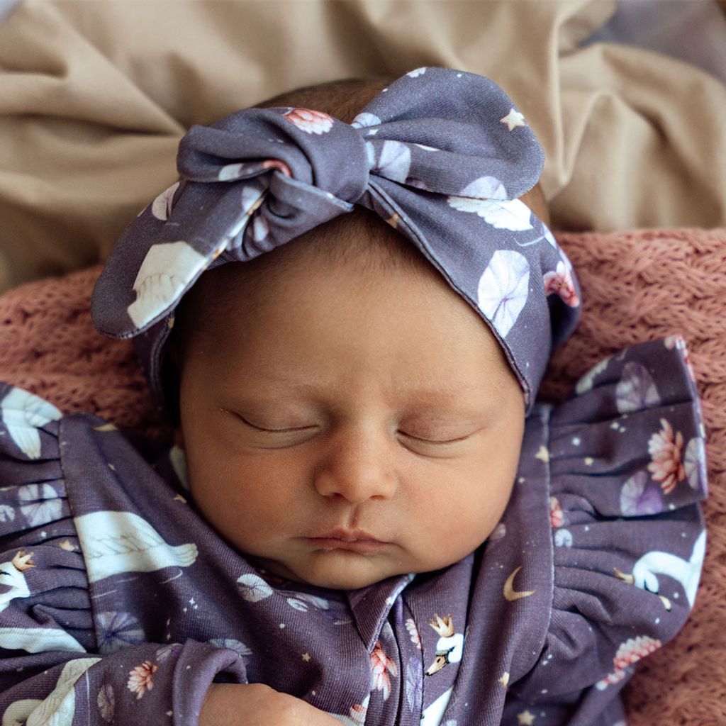 midnight_swans_topknot_6